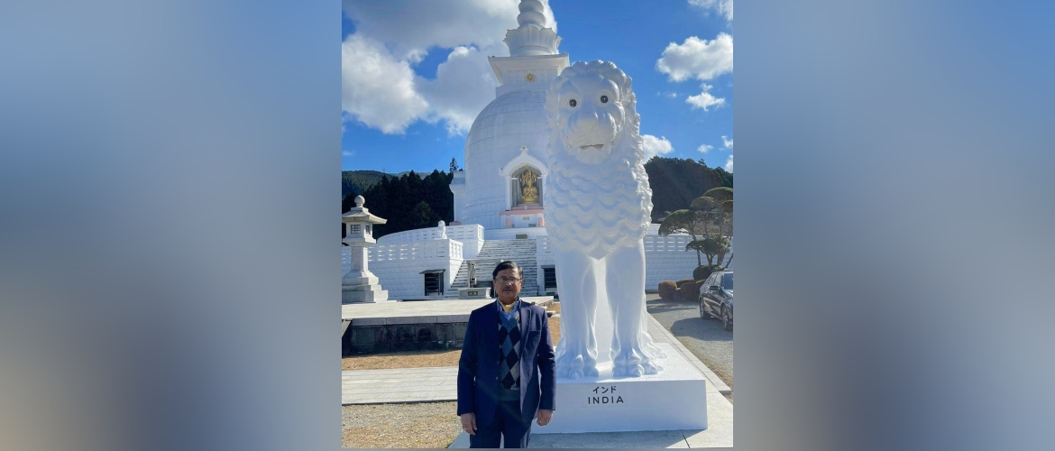  H.E. Mr. Sanjay Kumar Verma, Ambassador of India to Japan visited the Peace Pagoda (Shanti Stupa) in Gotemba City, Japan on January 5, 2022 and paid respect to the late Reverend Nichidatsu Fujii